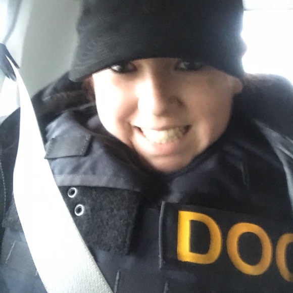 Meet your Posher, Jeanine - Picture 2 of 3